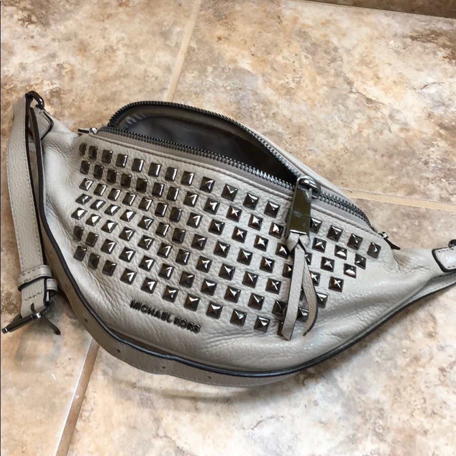 Mk Pouch